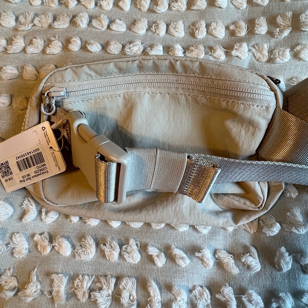 Lululemon Belt Bag in White Opal - Picture 13 of 14